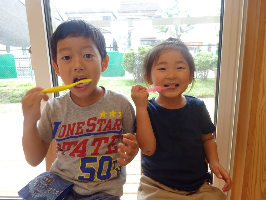 はみがき　シュッシュッ♪