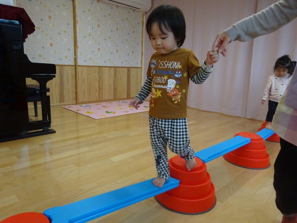 平均台たのしんでまーす♡