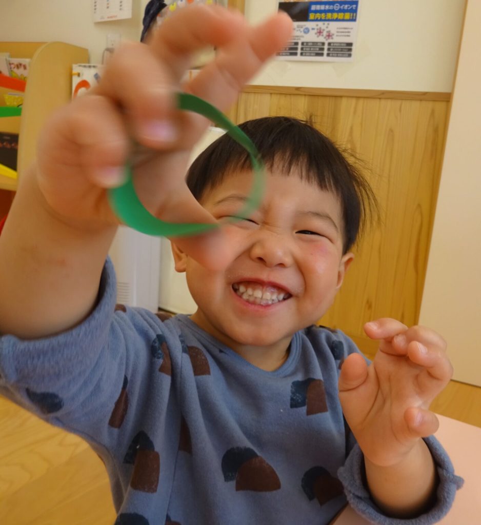 クリスマスツリーに飾り付けしたよ
