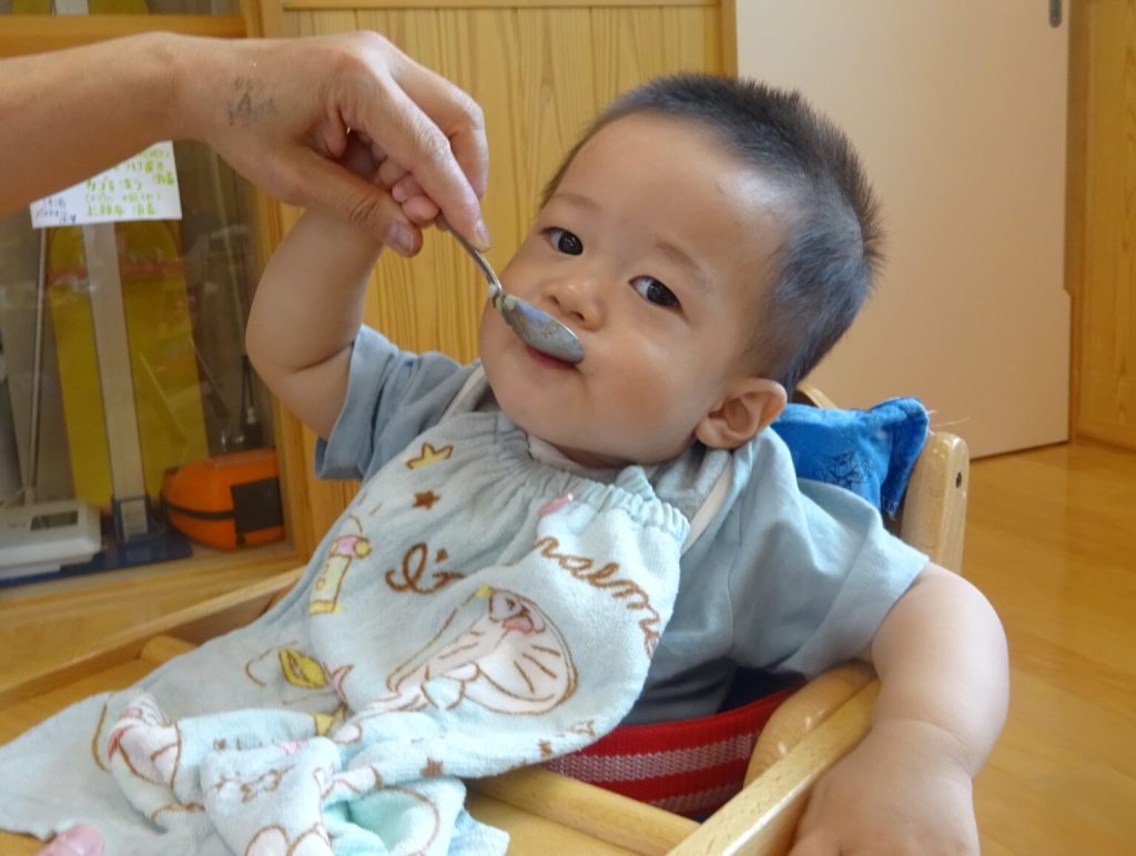 楽しい水遊び お給食おいしいな