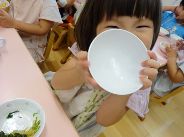 ぱくぱくもぐもぐ、おいしいね
